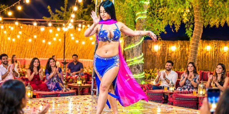 Arabian Belly Dance in Desert at Night 2026 | Abu Dhabi & Dubai Desert Safari Belly Dance Experience Under&nbsp;Stars